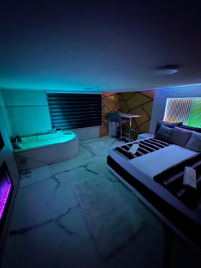 BoomBoom Room